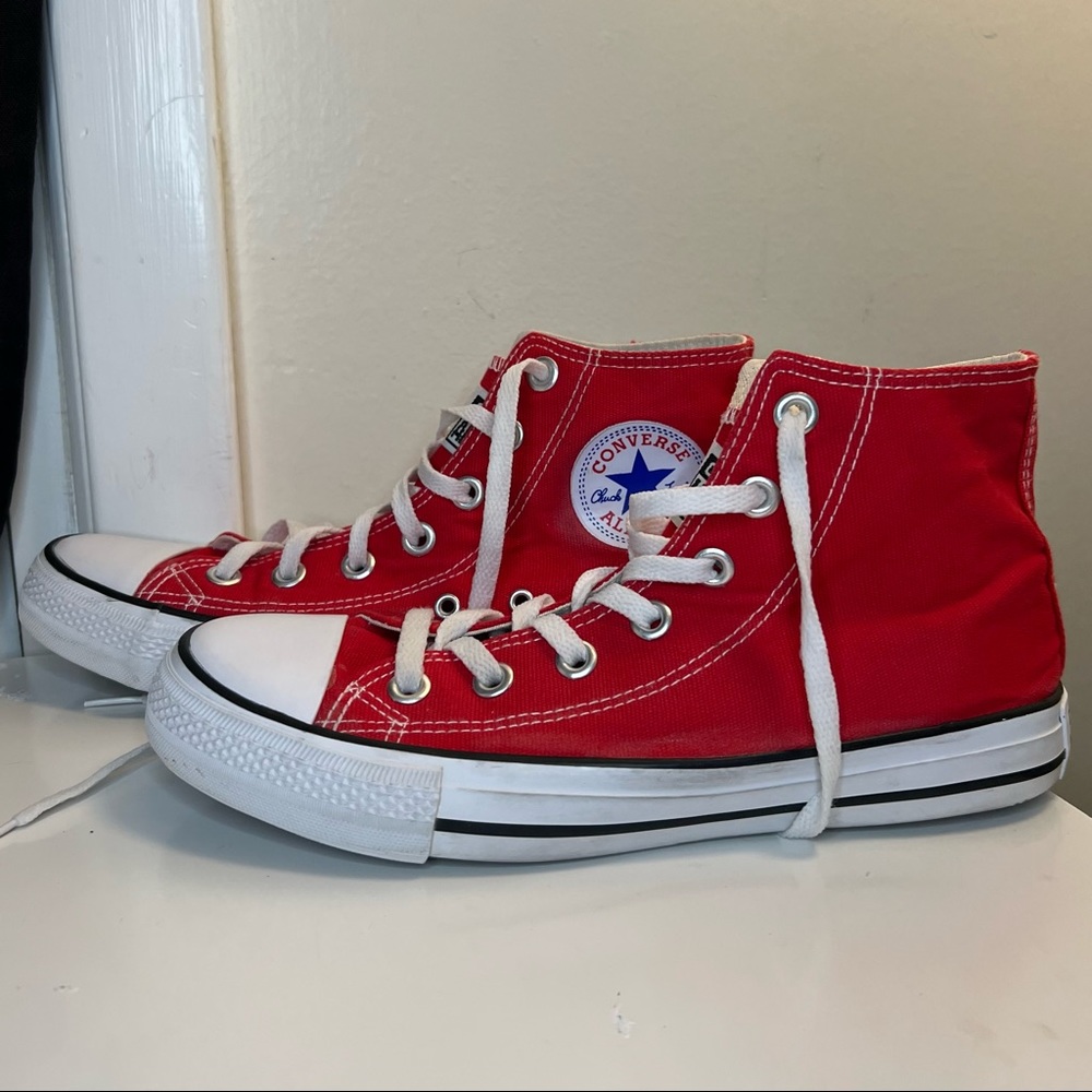 Converse Chuck Taylor High Top All Star Red Woman’s Size 7